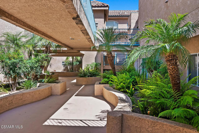 2716 Borchard Road, Newbury Park CA: https://media.crmls.org/mediaz/1f5a96cd-ecd6-4c11-a967-22c0a8ec4993.jpg
