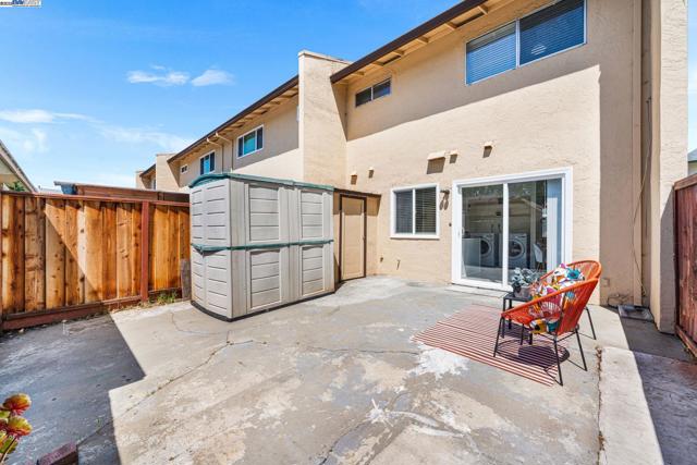2658 Oliver Dr, Hayward CA: https://media.crmls.org/mediaz/1f5ad725-9cbe-4208-8f74-dda7bd223842.jpg