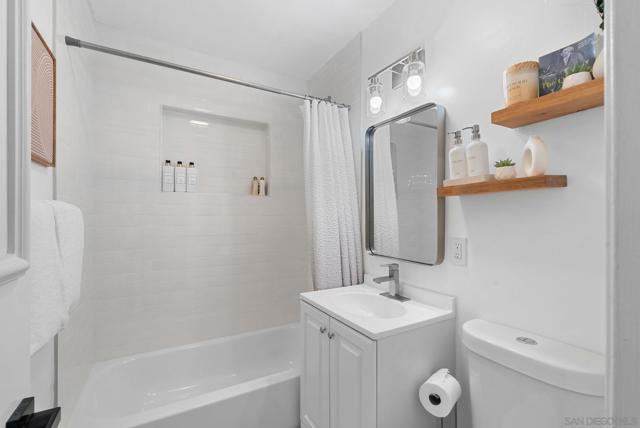 Image 18 of 33 For 4182 Seri Street