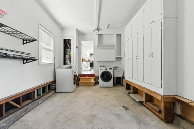 230 Rutherford Avenue, Redwood City CA: https://media.crmls.org/mediaz/1f5c0306-b3dd-4ab6-927f-459d78e680e5.jpg