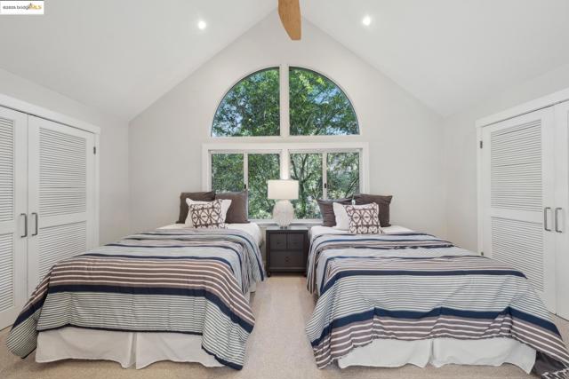 Image 41 of 60 For 5980 Harbord Dr