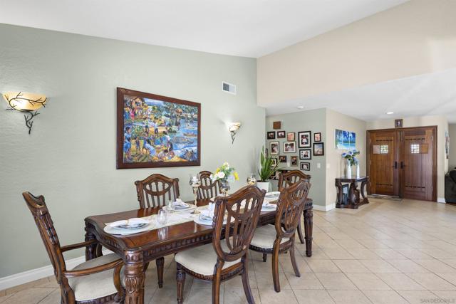 1510 2 Orangeview Dr,  CA: https://media.crmls.org/mediaz/1f5c4d88-1a1b-495a-8979-91423b892a06.jpg