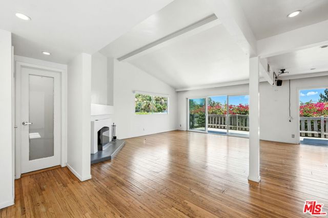 1317 Devlin Drive, Los Angeles CA: https://media.crmls.org/mediaz/1f5c54ea-2edc-4fee-922b-ff9d4859dfdc.jpg