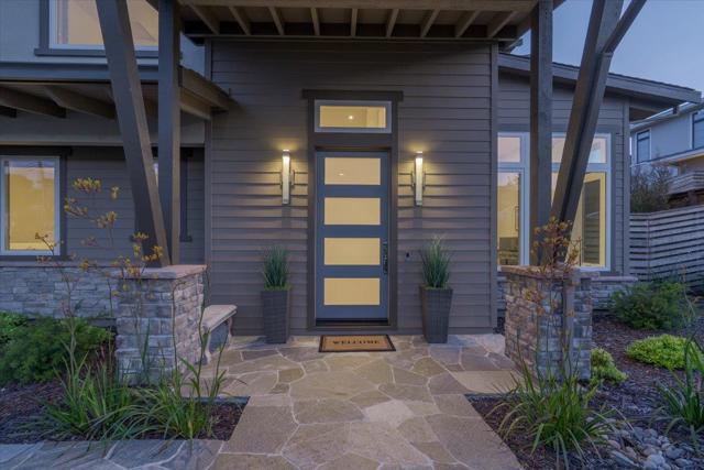 115 Wika Ranch Court, Redwood City CA: https://media.crmls.org/mediaz/1f5c8a47-ef4c-4228-98a4-848265ab82d5.jpg