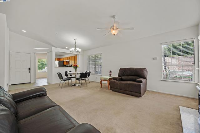 6997 Foxtail Dr, Livermore CA: https://media.crmls.org/mediaz/1f5c9746-3174-4809-bcfb-b91e7d3e8d55.jpg