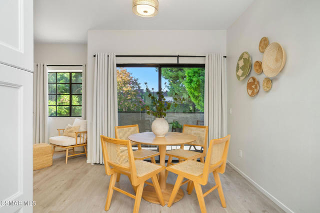 17914 Magnolia Boulevard, Encino CA: https://media.crmls.org/mediaz/1f5ce524-fc8b-4a97-9007-b1df8bdf86d0.jpg