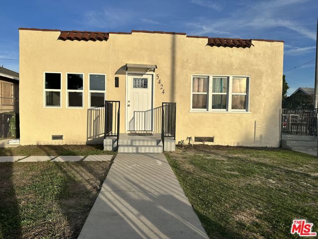 1551 W 55th Street, Los Angeles CA: https://media.crmls.org/mediaz/1f5d1699-67a4-4ff8-872e-bdebec50e99b.jpg
