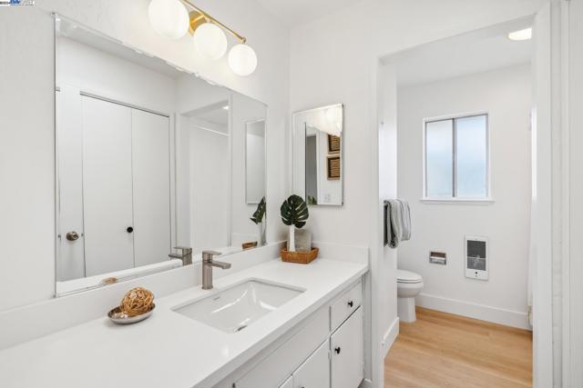 2106 Otis Dr, Alameda CA: https://media.crmls.org/mediaz/1f5d619b-3184-40f4-84eb-d940b6644ad1.jpg