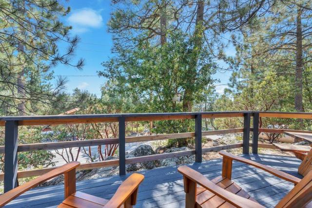 26785 Crestview Drive, Idyllwild CA: https://media.crmls.org/mediaz/1f5d6ac7-d201-4d69-90bc-583f9650fa7b.jpg