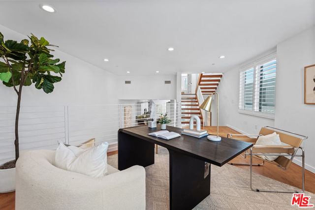 7301 Vista Del Mar, Playa del Rey CA: https://media.crmls.org/mediaz/1f5db31f-40da-4ec6-a8da-4f76acd2825d.jpg