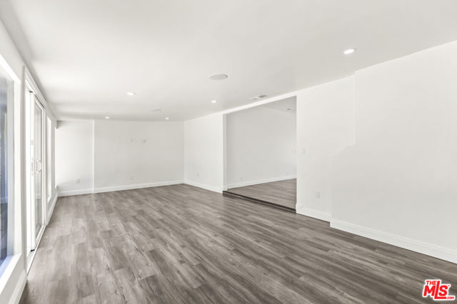 23046 Leonora Drive, Woodland Hills CA: https://media.crmls.org/mediaz/1f5dc60b-1484-4fef-a114-e9c81bf48c1d.jpg