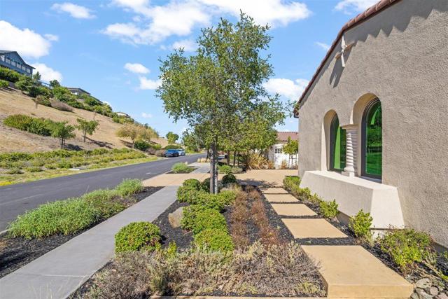 21 Bigleaf Road, Orinda CA: https://media.crmls.org/mediaz/1f5dec5b-e1c3-419f-9b08-4623fa201f2e.jpg