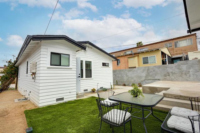 3831 Franklin Ave, San Diego CA: https://media.crmls.org/mediaz/1f5eb42f-d158-4b75-ab96-3f5d259a3f72.jpg