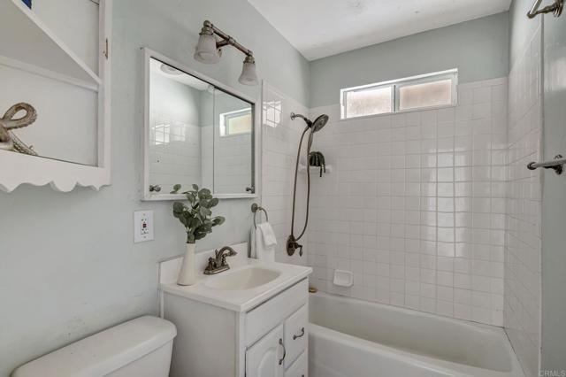 4371 Pomona Avenue, La Mesa CA: https://media.crmls.org/mediaz/1f5f0e6b-522d-490c-94ef-85a0a65e6b85.jpg
