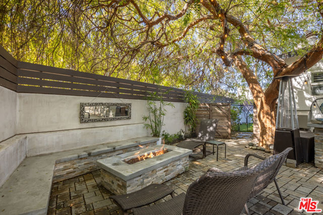 3839 Marcasel Avenue, Los Angeles CA: https://media.crmls.org/mediaz/1f5fb72a-b4ab-4a03-bca2-f99f1bbac337.jpg