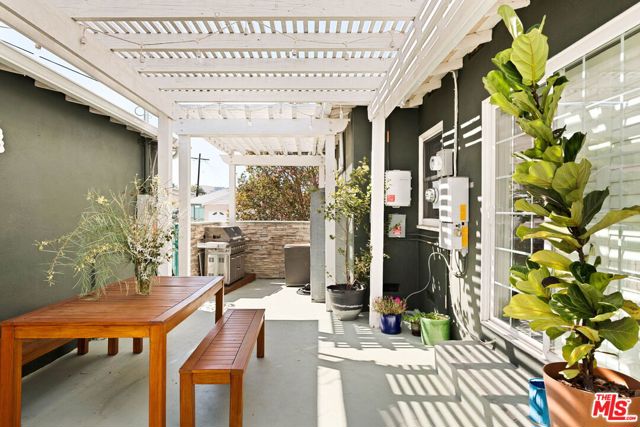 2533 Lombardy Boulevard photo 30