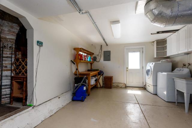513 Park Way, South San Francisco CA: https://media.crmls.org/mediaz/1f6070af-ff4e-4681-9b1b-c85b38f48538.jpg