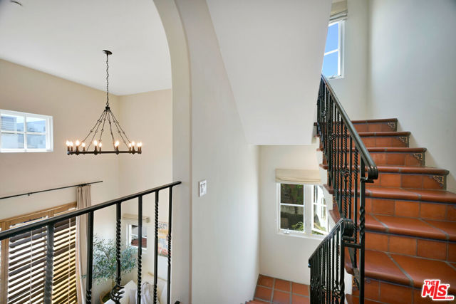 1414 N Harper Avenue, West Hollywood CA: https://media.crmls.org/mediaz/1f60e466-c3af-4b89-8e55-18e425455f5c.jpg