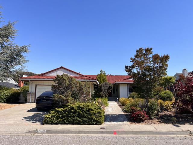 2756 Comstock Circle, Belmont CA: https://media.crmls.org/mediaz/1f6171ff-4839-4511-921e-31cc8ea717e2.jpg