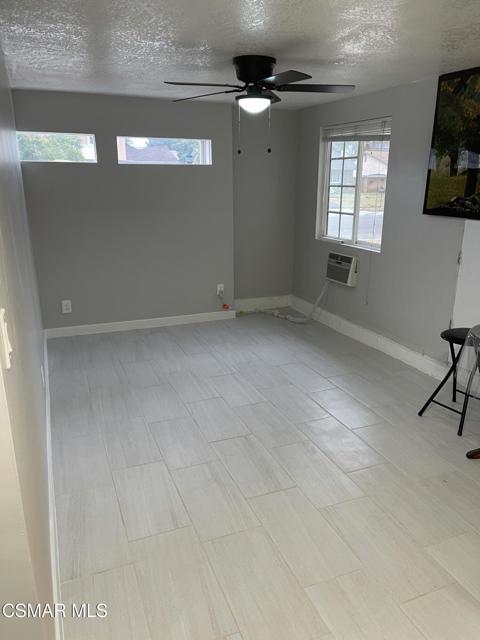 2261 Athens Avenue, Simi Valley CA: https://media.crmls.org/mediaz/1f61e796-c36a-4fec-9cc0-3b629142d866.jpg