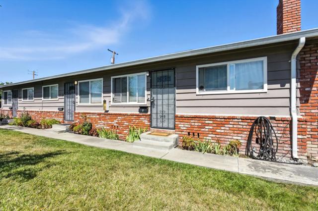 2491 Karen Drive, Santa Clara CA: https://media.crmls.org/mediaz/1f625381-8412-4512-b65a-a9270c6c40a8.jpg