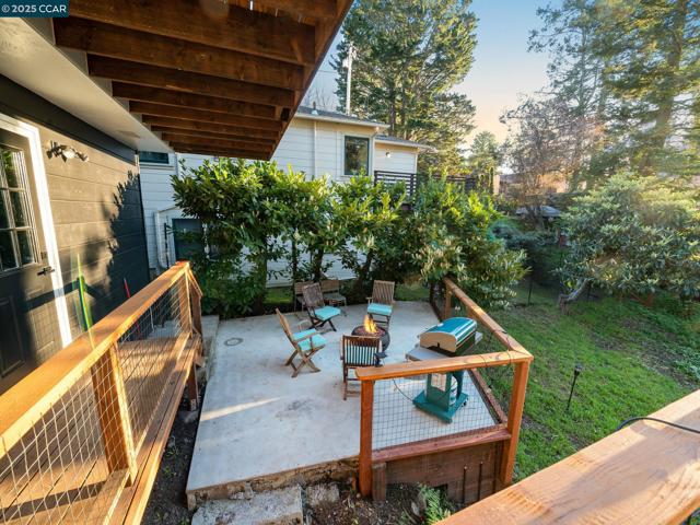 230 Fairlawn Dr, Berkeley CA: https://media.crmls.org/mediaz/1f62cf3b-cb50-4274-9240-6a3ed48186a0.jpg