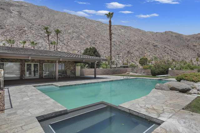 770 S La Mirada Road, Palm Springs CA: https://media.crmls.org/mediaz/1f63a24c-0199-4fa2-80a7-23ea23884164.jpg