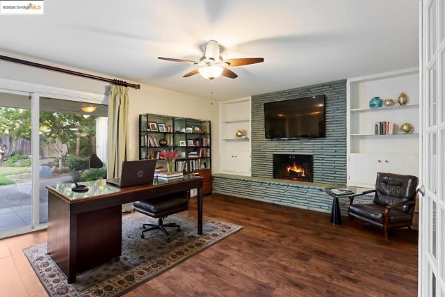 5235 Adelaide WAY, Carmichael CA: https://media.crmls.org/mediaz/1f6415af-d34f-45f4-b16d-e55c4982d61f.jpg