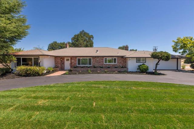 190 W San Martin Avenue, San Martin CA: https://media.crmls.org/mediaz/1f64d427-04a2-44d2-91f9-92fe5bbb4a65.jpg