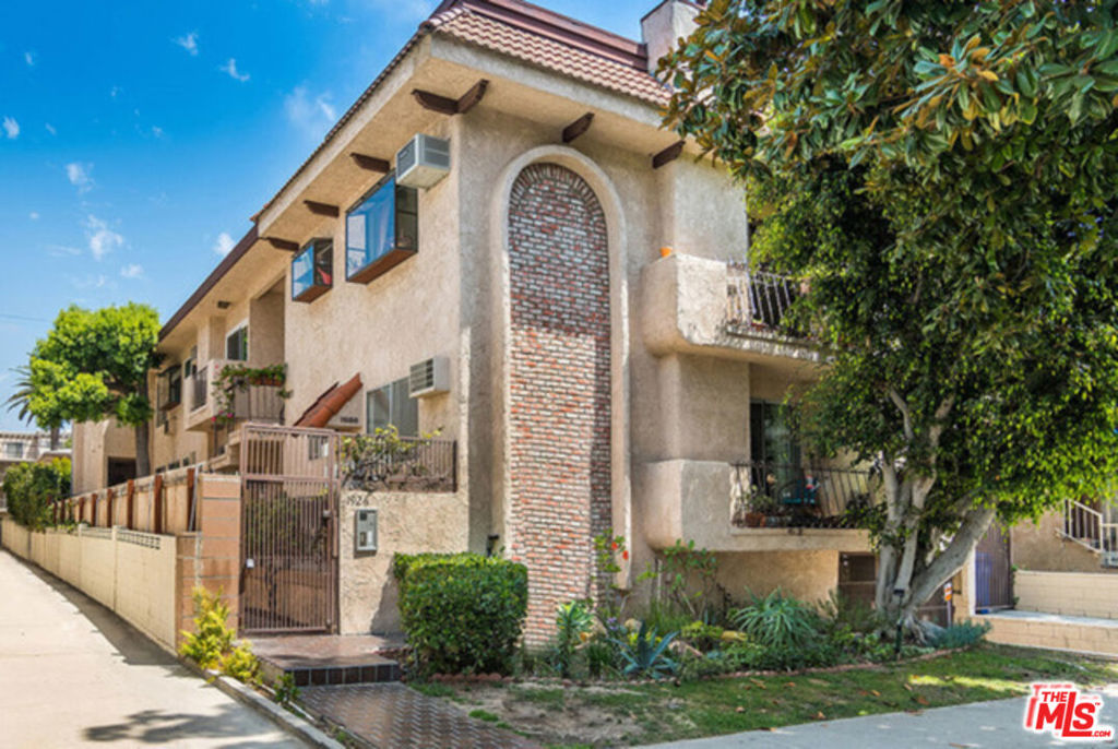 1926 Glendon Avenue #2