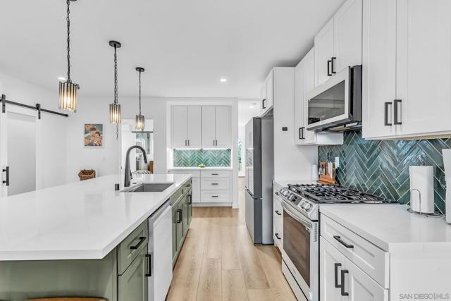 2146 Franklin Ave, San Diego CA: https://media.crmls.org/mediaz/1f65385c-0e0d-4855-9f0e-64e438c2bdaf.jpg