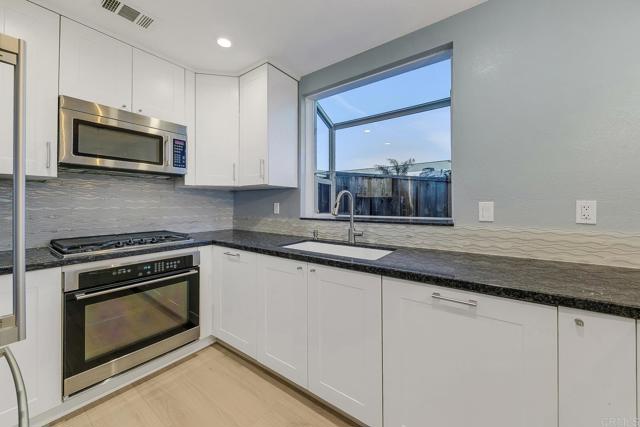 644 Grant Street, Oceanside CA: https://media.crmls.org/mediaz/1f6546af-116f-49df-8bf9-73cfc6c28839.jpg