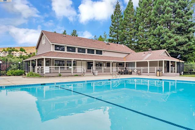 47 Summer Hill Court, Danville CA: https://media.crmls.org/mediaz/1f6584bf-6110-4f5e-bd00-bba779ea39ac.jpg