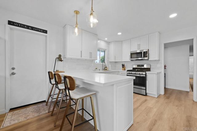 972 Maria Way, Chula Vista CA: https://media.crmls.org/mediaz/1f65c218-9416-43cd-b41a-adbe2d78dd14.jpg