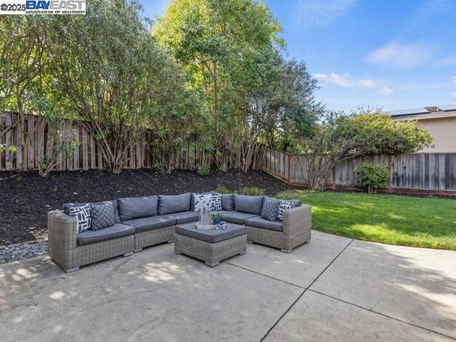 2752 Morgan Dr, San Ramon CA: https://media.crmls.org/mediaz/1f6647ac-4335-4366-b498-8a64a0cce110.jpg