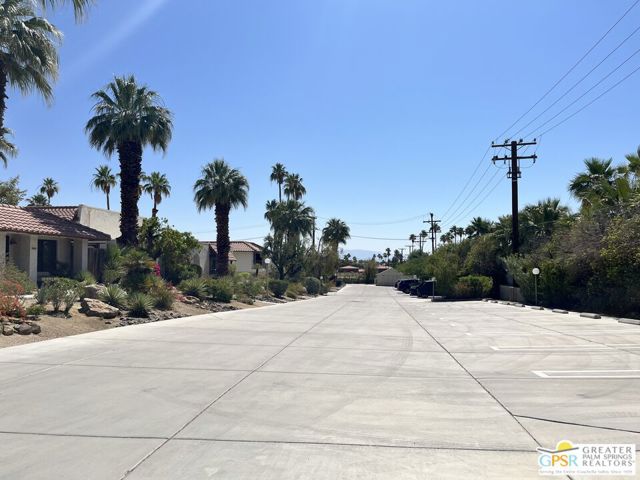 1816 N Mira Loma Way, Palm Springs CA: https://media.crmls.org/mediaz/1f66d514-72de-4778-b17b-464cb90e2f08.jpg