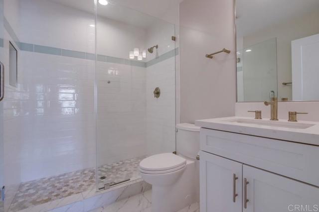 Image 18 of 33 For 855 Sapphire St