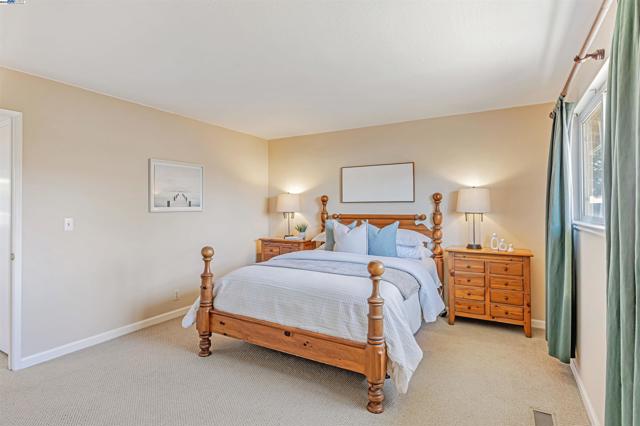 3335 Cornish Ct, Fremont CA: https://media.crmls.org/mediaz/1f6873ed-2837-4384-bfc9-960abced7e86.jpg