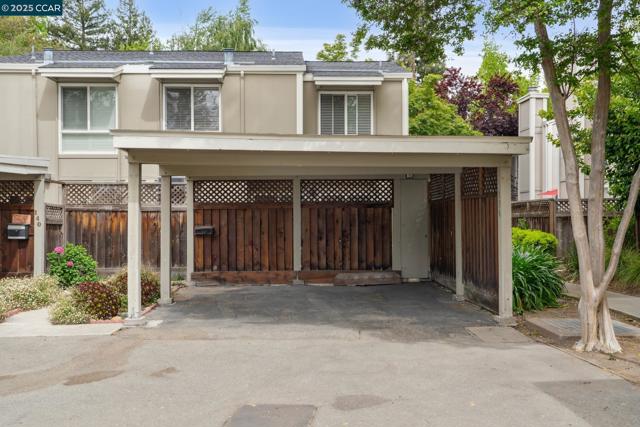 136 Garden Creek Pl, Danville CA: https://media.crmls.org/mediaz/1f690c9b-9cb1-4bd6-bfa3-90070bee8393.jpg