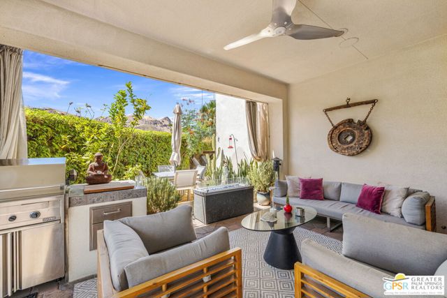 2985 Searchlight Lane, Palm Springs CA: https://media.crmls.org/mediaz/1f69144a-6184-4a7c-8c97-f160e8810fd3.jpg