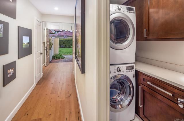 7031 Estrella De Mar Road, Carlsbad CA: https://media.crmls.org/mediaz/1f6915a1-720a-4d5e-937a-c9bb1a55cb48.jpg