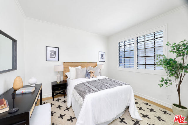 713 9th Street, Santa Monica CA: https://media.crmls.org/mediaz/1f694005-715b-47f4-8576-848815f16b1b.jpg