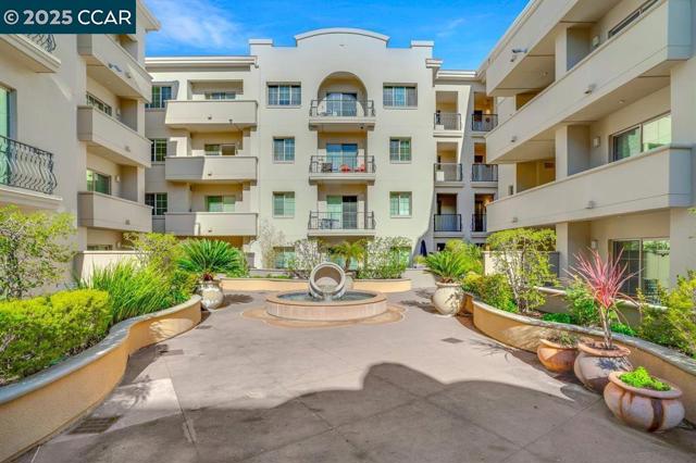 1315 Alma Ave, Walnut Creek CA: https://media.crmls.org/mediaz/1f6aa007-a171-454d-9968-a8c2e16d51b2.jpg