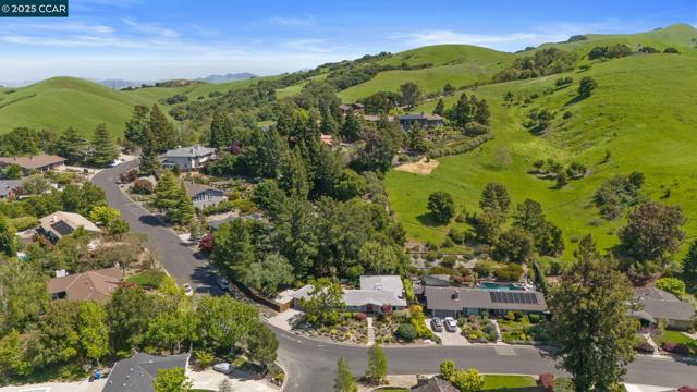 1902 Joseph Dr, Moraga CA: https://media.crmls.org/mediaz/1f6b32b8-39b4-4c9d-89a0-c7fab6f4f1b6.jpg