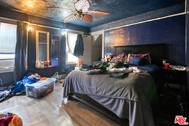 159 E 47th Street, Los Angeles CA: https://media.crmls.org/mediaz/1f6b3d30-cf78-4352-bab6-3444dc67f2b2.jpg