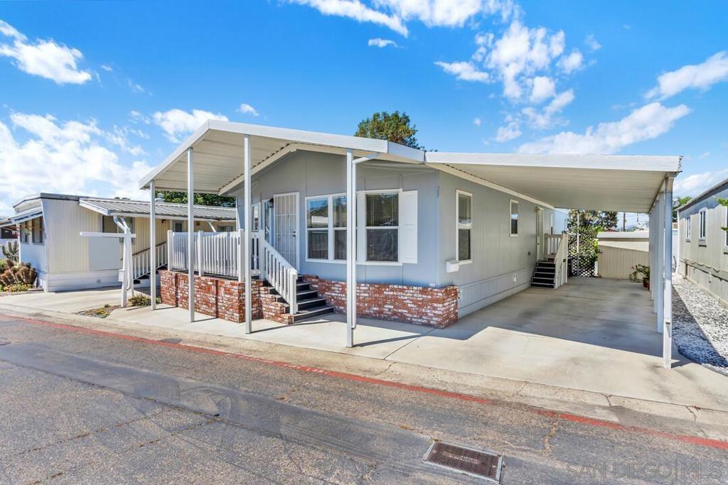 MLS #250039020SD image #26