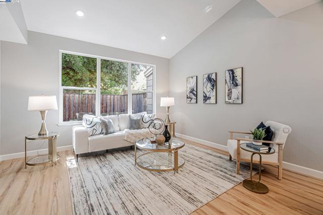 Image 3 of 26 For 419 Saint Emilion Ct