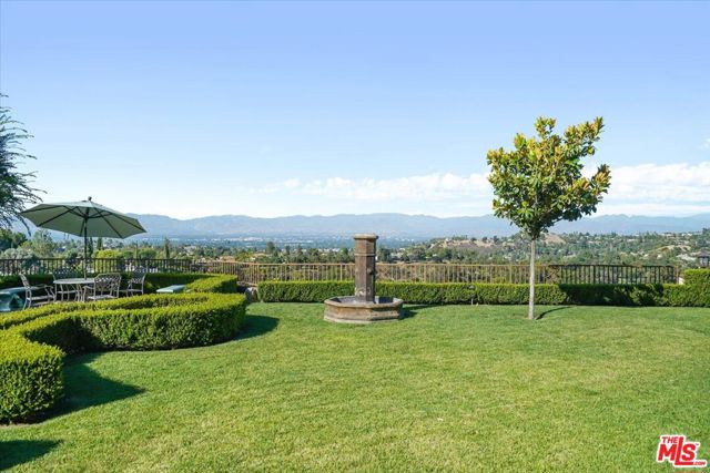 19000 Dorlon Drive, Tarzana CA: https://media.crmls.org/mediaz/1f6bf478-e7e6-41c7-966c-bc73c43495f4.jpg