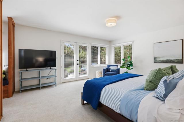 540 Country Club Lane, Coronado CA: https://media.crmls.org/mediaz/1f6cb727-6be1-46dd-a2cf-1a8e07dbe012.jpg