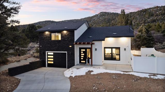 47145 Skyview Drive, Big Bear CA: https://media.crmls.org/mediaz/1f6d303e-ea01-44cc-a7f9-5f407cdc8c24.jpg